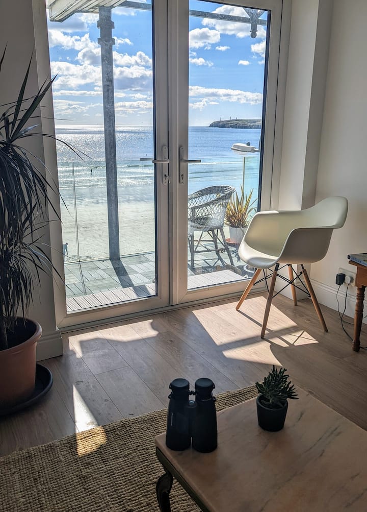 Beachfront Bliss | Balcony & Panoramic Sea Views - Tramore