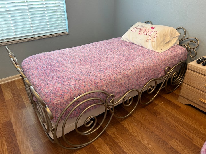 Princess bedroom - carriage bed
