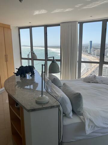 360 Grad Panoramablick Meer und Berge, 20. Etage gallery image 3