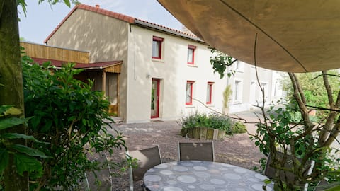 Logis de la Couturière, 5 minutes from Puy du Fou