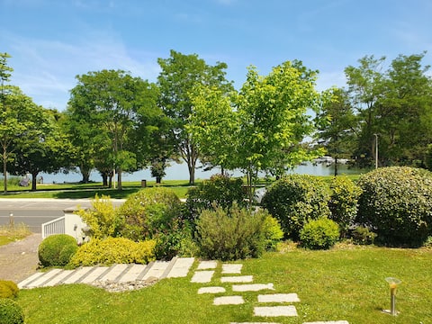 House for 8 people, facing the lake