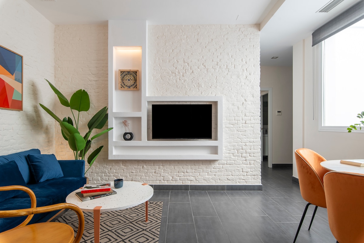 Successful Airbnb property: Charming 2BR, 2BA Design Flat in Sevilla