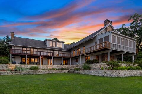 The Lodge at Rush Lakes - 473 acr 11Bd 16Ba Estate