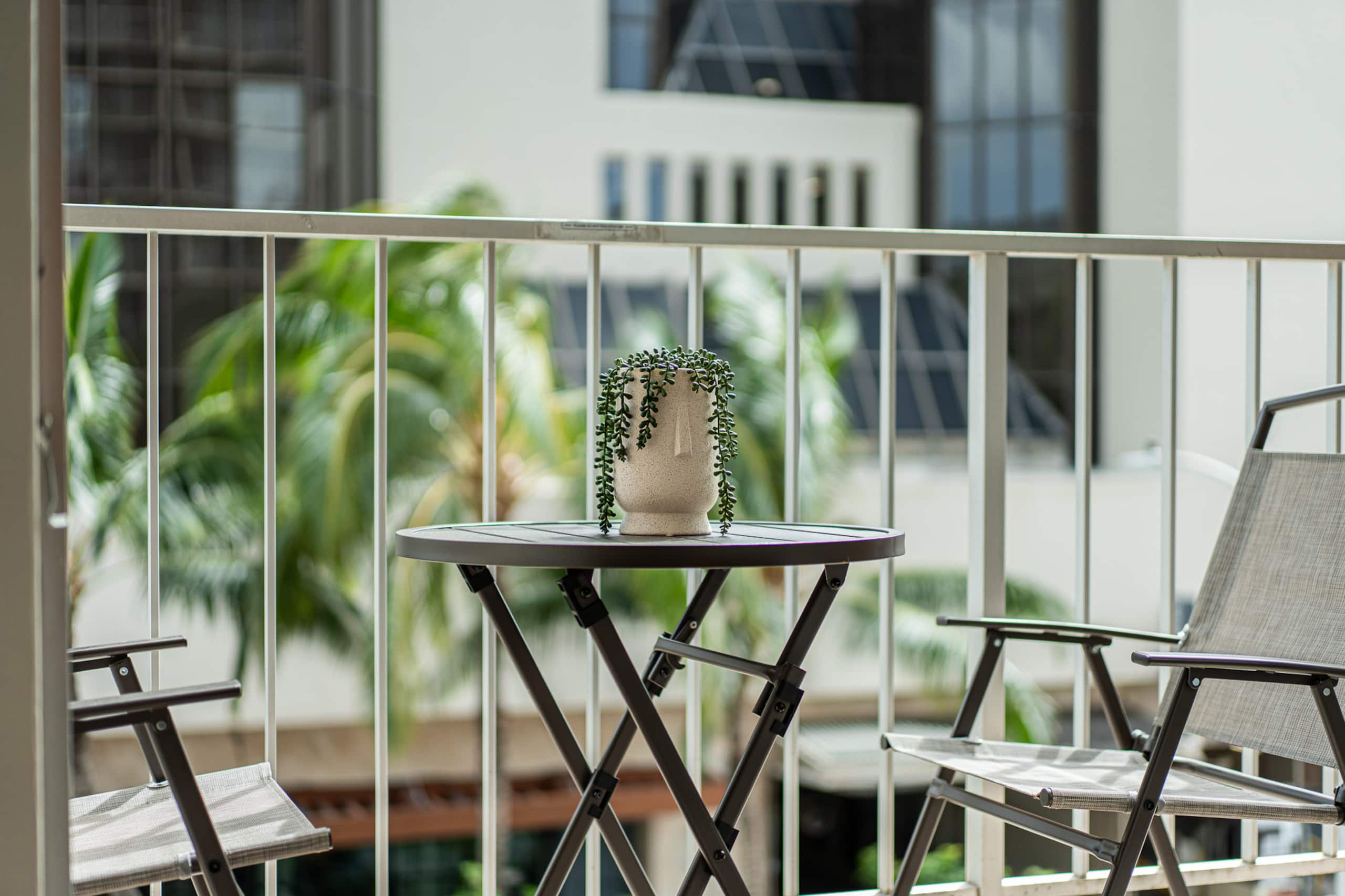 Condo in Honolulu · ★4.92 · Studio · 2 beds · 1 private bath - Image 21