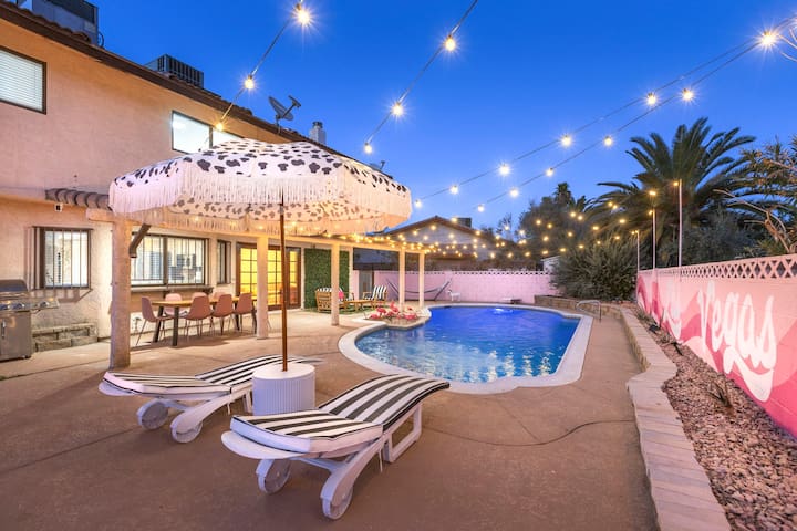 The Bachelorette Paradise II 15 Mins to The Strip gallery image 2