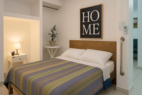 Private Studio 1 Bed WiFi + A/C Near Airport