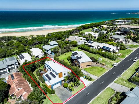 Beach House in Tura Beach