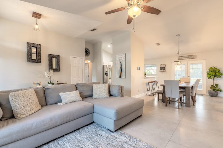 Beautiful And Spacious Palm Coast Home - パーム・コースト, FL