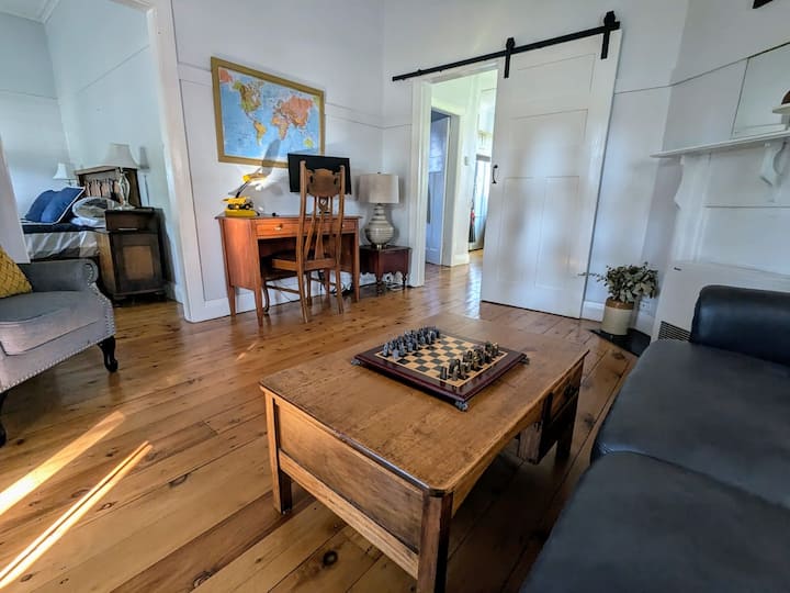Charming Bathurst Bungalow On Leafy Street - Bathurst