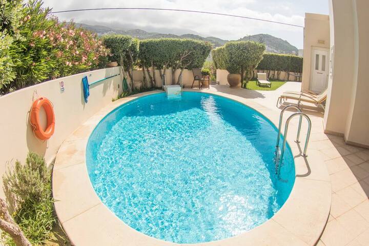 Villa Alkisti – Centrally Located, Private Pool