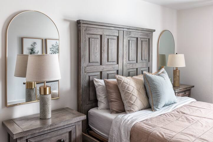 Park Ave Prime Location + Rooftop gallery image 2