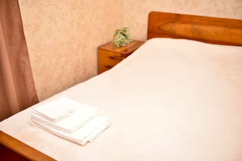 2-room apartment in the center, Kyiv shopping center