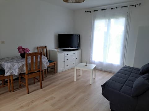 Top performing Airbnb: Getaway to Mont-Saint-Michel Bay in Saint Méloir Des Ondes