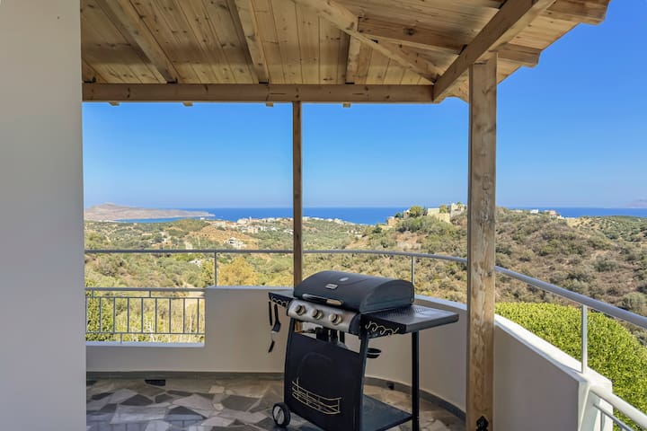 4Br Family Villa w/Pool, Near the Beach in Stalos gallery image 4