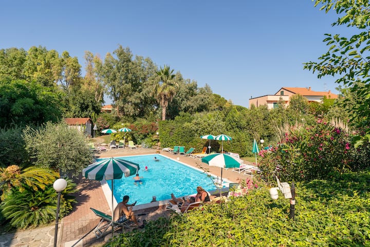Alloggio Pool & Garden - Loano - Liguria