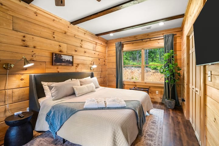 ที่นอนเมมโมรี่โฟมขนาดคิงไซส์พร้อมไฟกลางคืนสำหรับการอ่านหนังสือหรือสร้างบรรยากาศที่อบอุ่นและโรแมนติก 