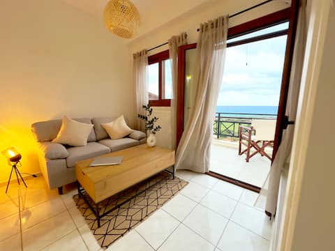 Successful Airbnb property: Sea view from each window - Chalet Sissi Seaview in Περιφερειακή Ενότητα Λασιθίου
