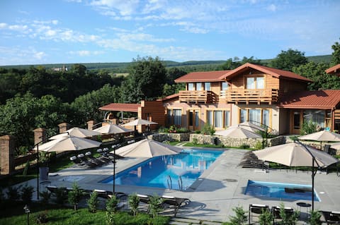 Two-Bedroom Cottage in Shalauri