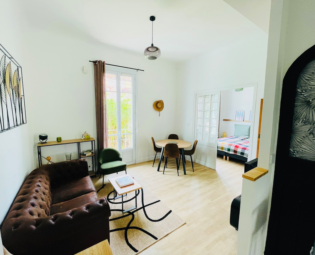 Annonce Airbnb populaire: Sea, quiet and authentic stay, here you are! à Cagnes Sur Mer