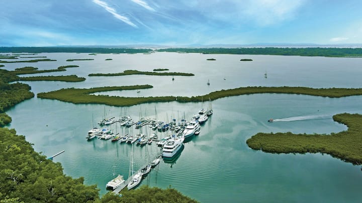 A/C Yacht in Red Frog Resort w/ All-Access Badge - Boats for Rent in Bastimento, Provincia de Bocas del Toro, Panama - Image 1