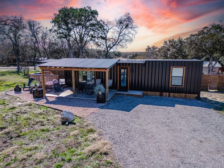 Contained In Gruene *Cowboy* Heated Pool - New Braunfels, TX