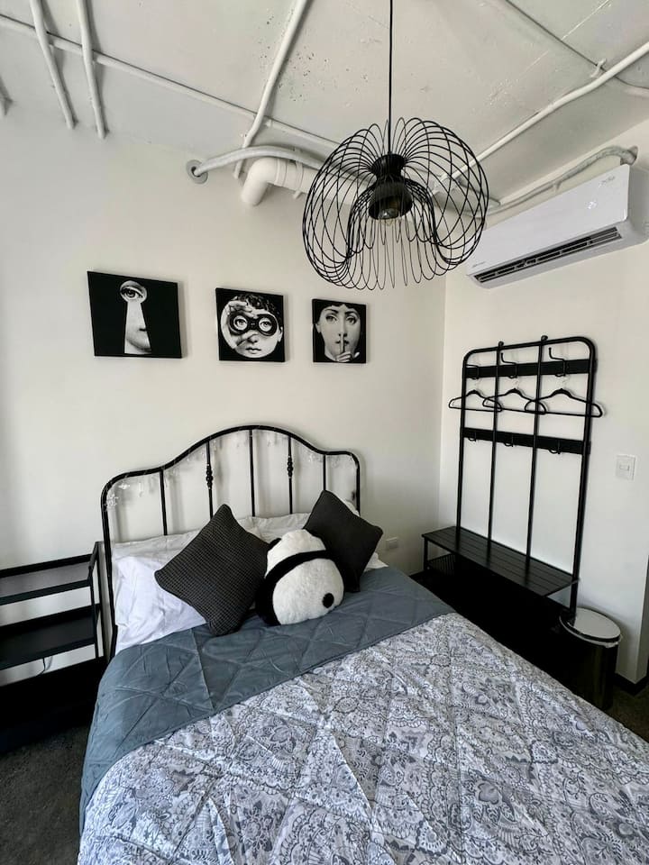 モダンで快適なディテールのある居心地の良い空間