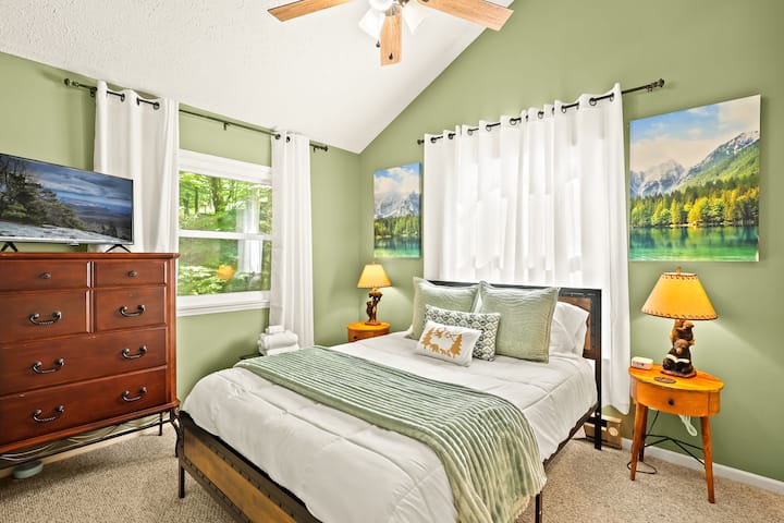 Bedroom #2 - Queen sized bed.  Located Upstairs.