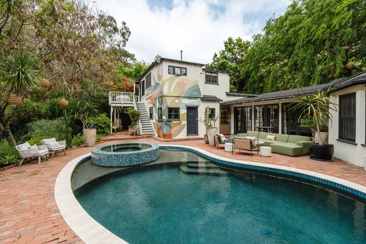 Your home in the Hollywood Hills gallery image 2