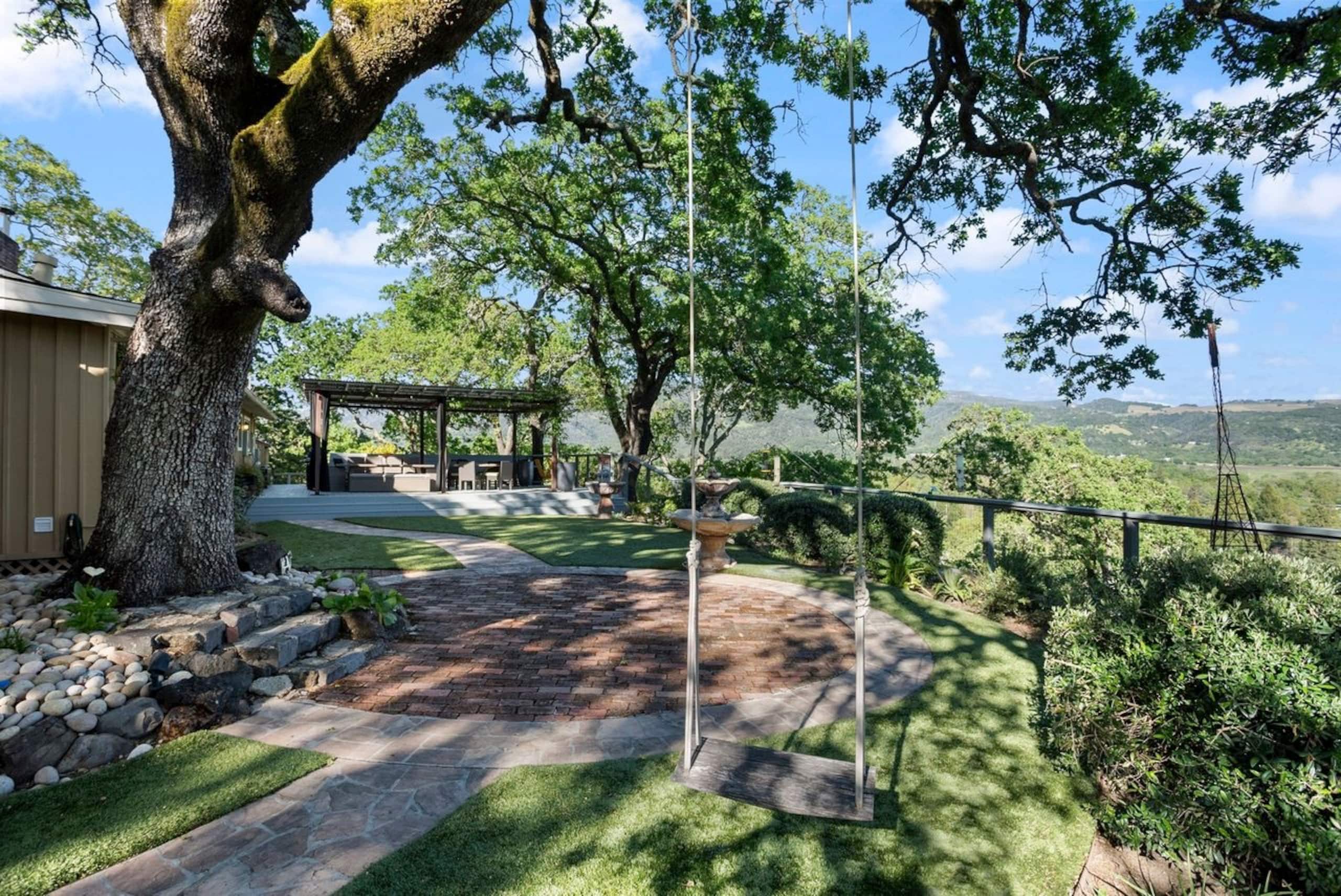 Oakden Private Hilltop Home with Pool & Bay Views - Photo 35