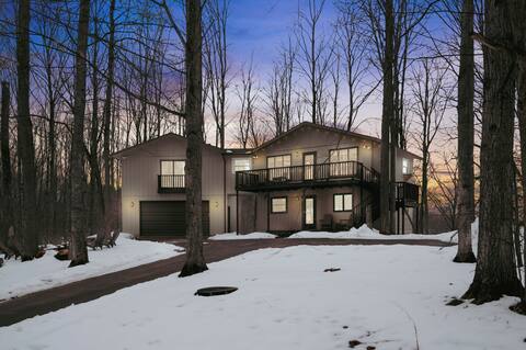 Shanty Creek | King Beds | Pool | Hot Tub | Golf