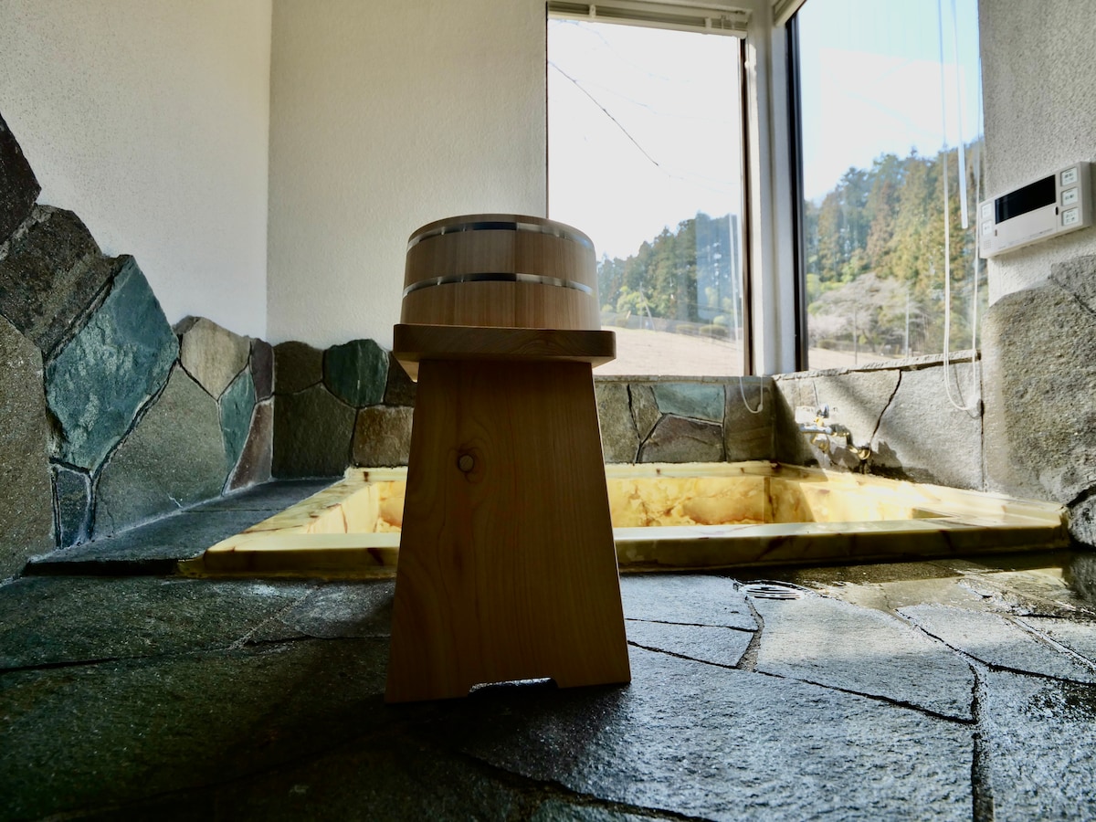 Autumn hiking base] To-Oku Okutama, a private rental inn at an