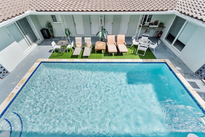 Poolside Paradise In Pompano Beach! - Pompano Beach, FL