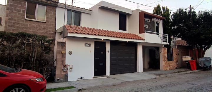 Casa Equipada En Privada Con Acceso Controlado - Celaya