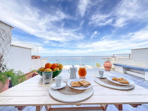 La Marina Beach House Stunning Sea View – Sleeps 7
