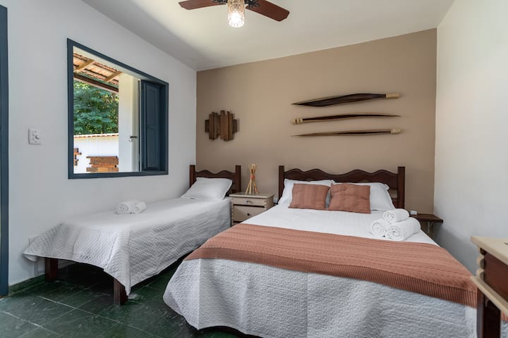 Qt 4 הוא סוויטה והחדר הגדול ביותר שלנו.