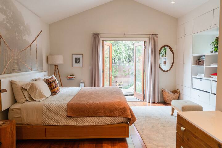 Casa Superba – Peaceful Garden Sanctuary in Venice gallery image 4