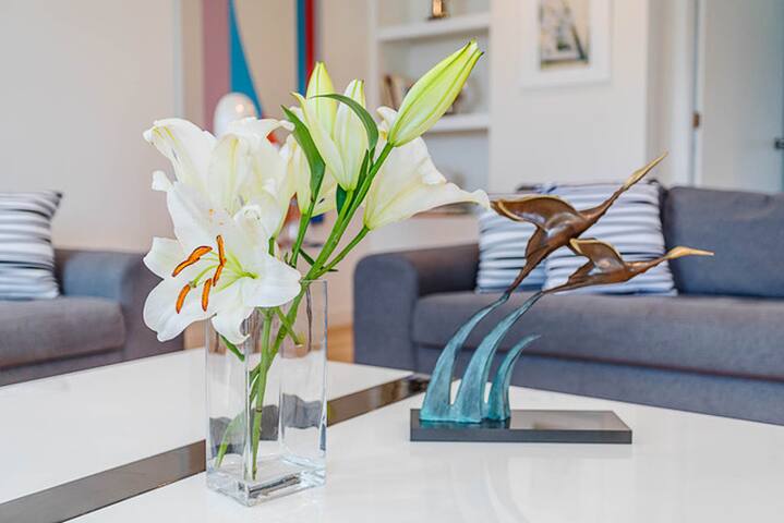 Brand New Luxury Home | Lake Views gallery image 4