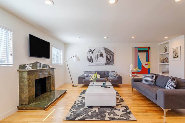 Brand New Luxury Home | Lake Views gallery image 2