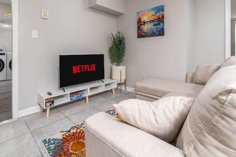 Popular Airbnb listing: 2 bed 1 bath suite | Full Kitchen | Downtown ATL in Center Hill