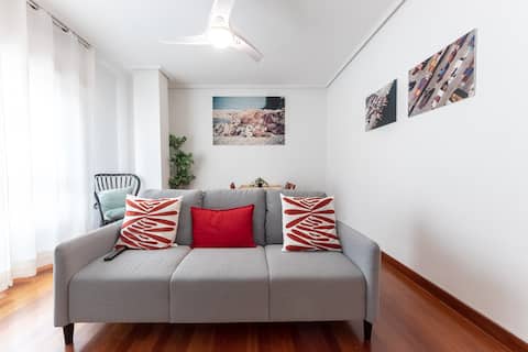 Cozy apartment in Santurtzi .Private parking