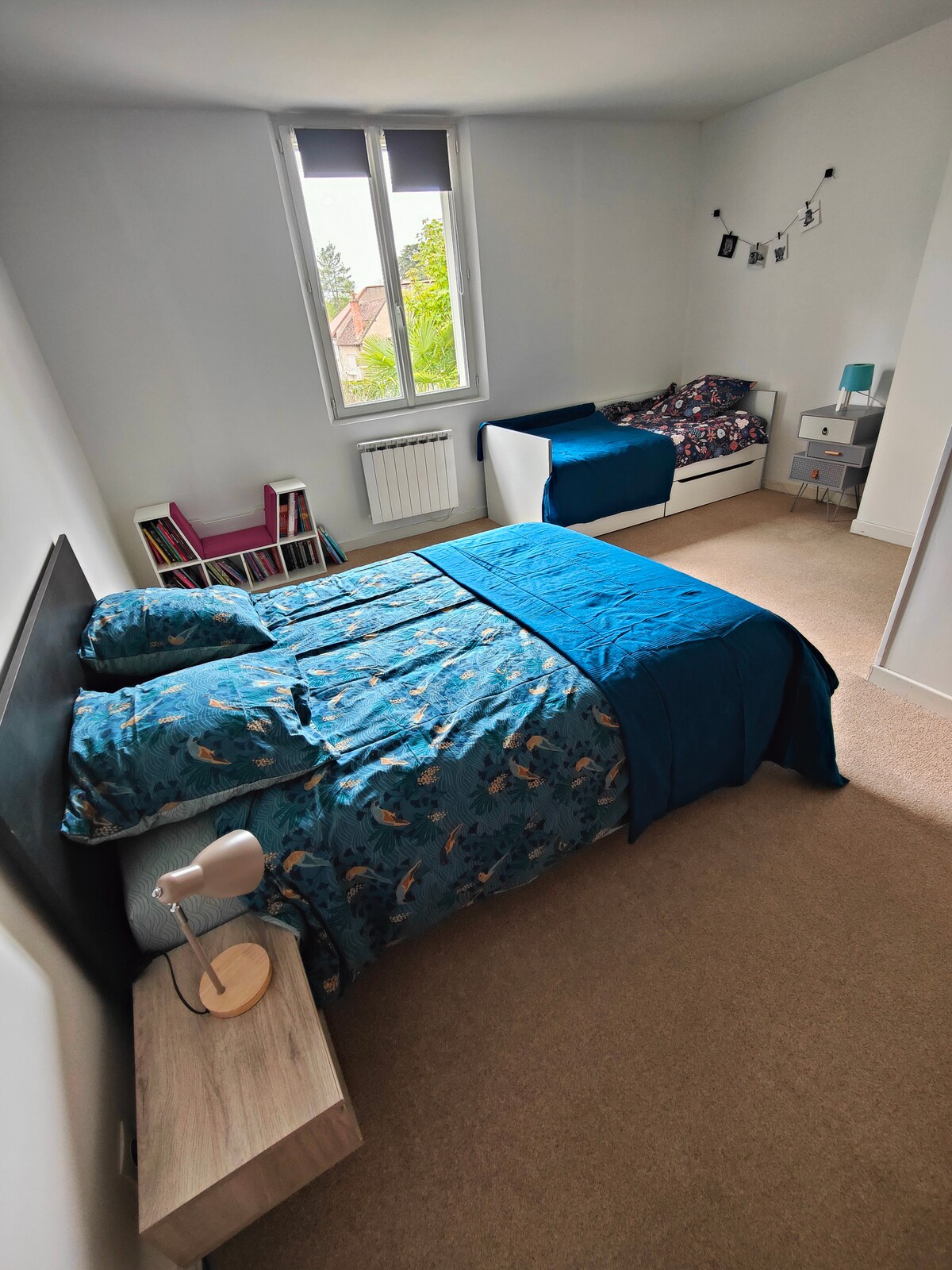 Chumba cha kulala cha pili juu, chenye kitanda 140 na kitanda 90 