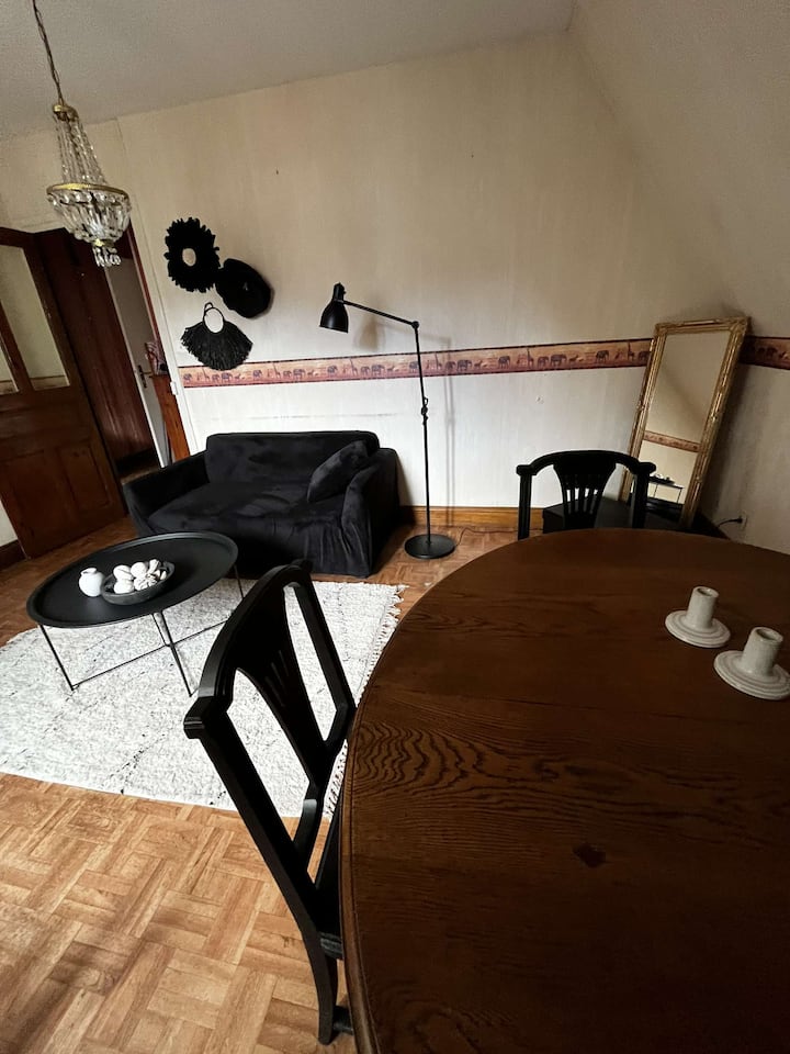 Appartement Dans Maison 
4 Personnes
Centre Ville - Vic-sur-Cère