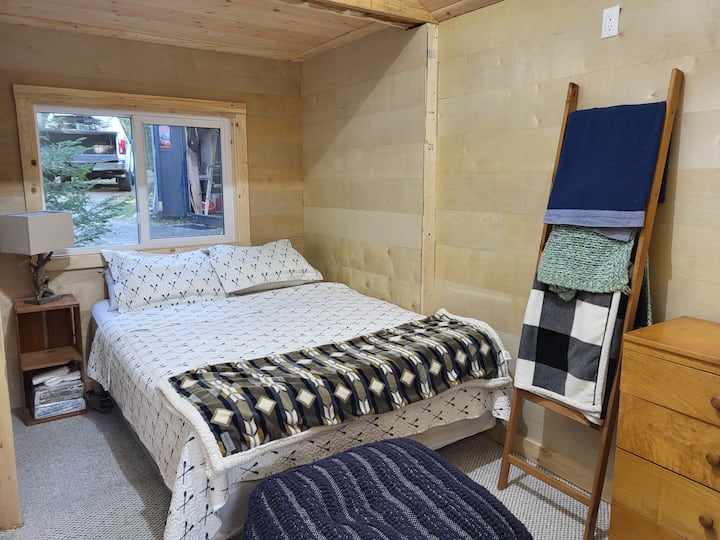 Queen bed