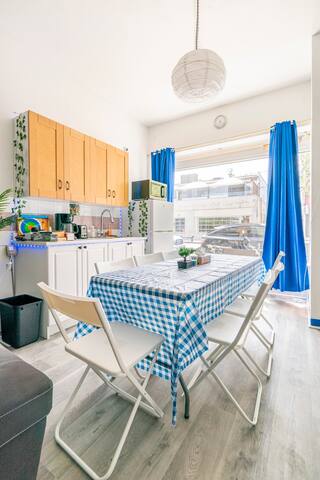 8KingBDR,Sleeps20,Downtown,4 Parking,HotTub,Gym gallery image 2