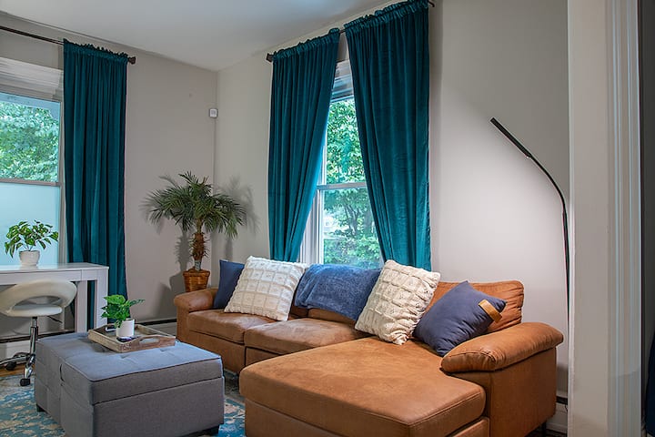 *Popular Studio 1 Blk 3rd St* Near Chicago Train* - West Chicago, IL