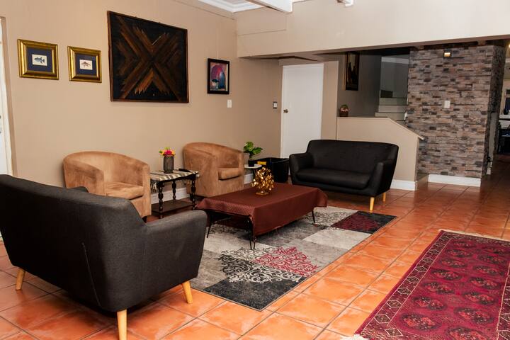 Entire Holiday Home (Ideal for Groups) gallery image 3