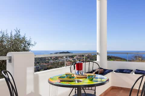 Popular Airbnb listing: Panoramic Apartment in Capo Vaticano (Tropea) 3 in Ricadi