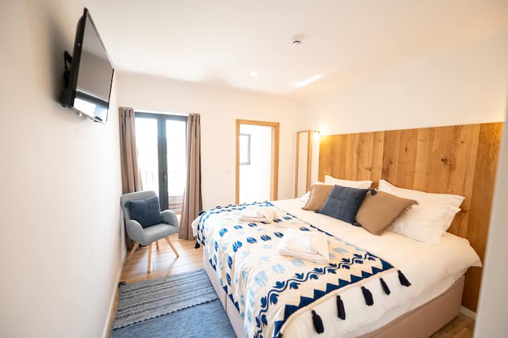 Ground Floor Apartment - River View Terrace & Bbq - Castelo