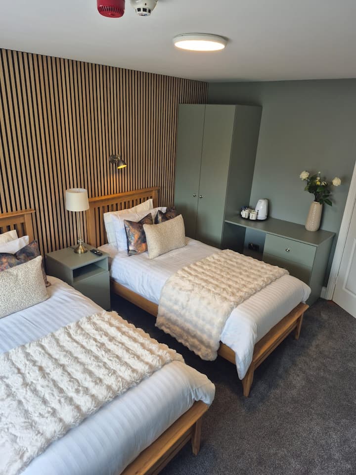 Andys Gastro Pub Bed & Breakfast - Nenagh