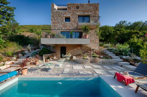 Pool Villa Rogac, Vis